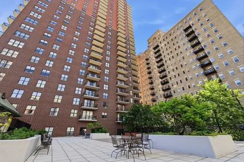 41 East 8th Street Chicago IL 60605