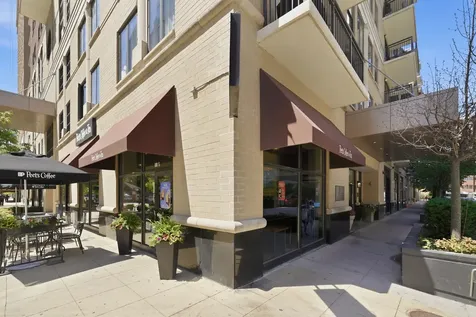 41 East 8th Street Chicago IL 60605