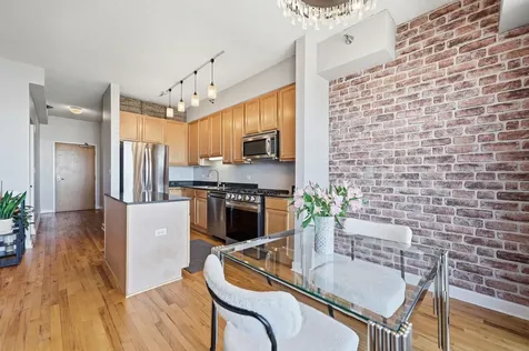 41 East 8th Street Chicago IL 60605