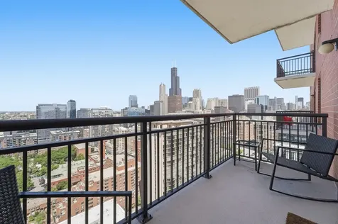 41 East 8th Street Chicago IL 60605