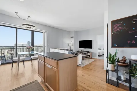 41 East 8th Street Chicago IL 60605