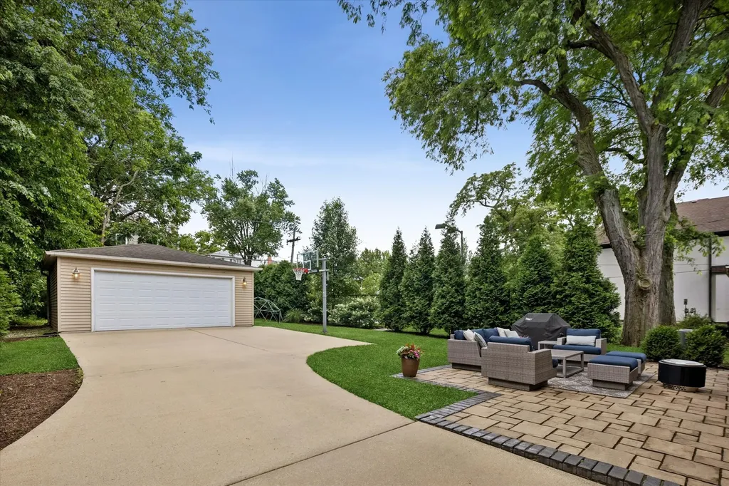 575 South Fern Avenue Elmhurst IL 60126