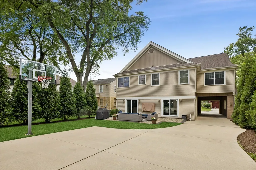575 South Fern Avenue Elmhurst IL 60126