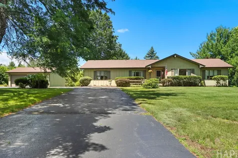 1702 Breezy Lawn Road Spring Grove IL 60081
