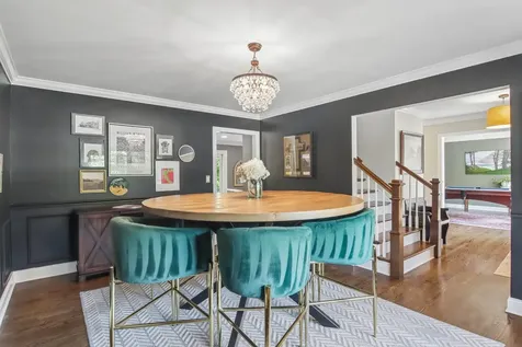 1204 Parliament Court Libertyville IL 60048