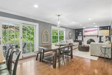 1204 Parliament Court Libertyville IL 60048
