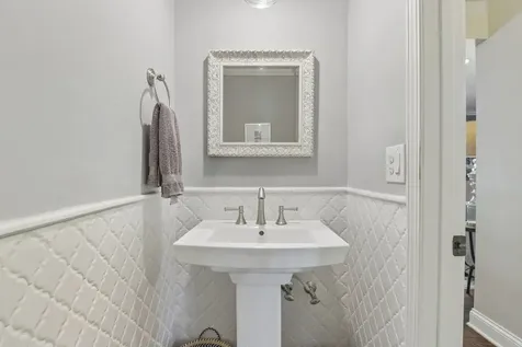 1204 Parliament Court Libertyville IL 60048