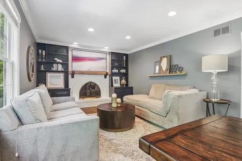 1204 Parliament Court Libertyville IL 60048