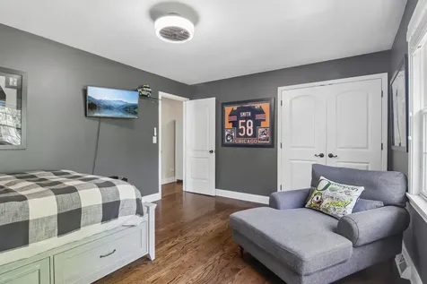 1204 Parliament Court Libertyville IL 60048