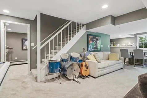 1204 Parliament Court Libertyville IL 60048