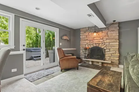 1204 Parliament Court Libertyville IL 60048