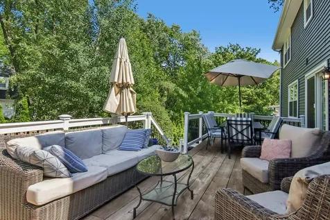 1204 Parliament Court Libertyville IL 60048