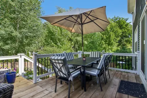 1204 Parliament Court Libertyville IL 60048