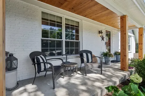 1204 Parliament Court Libertyville IL 60048