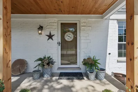 1204 Parliament Court Libertyville IL 60048