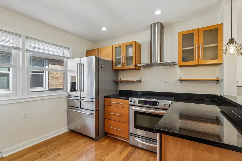 2654 West Catalpa Avenue Chicago IL 60625