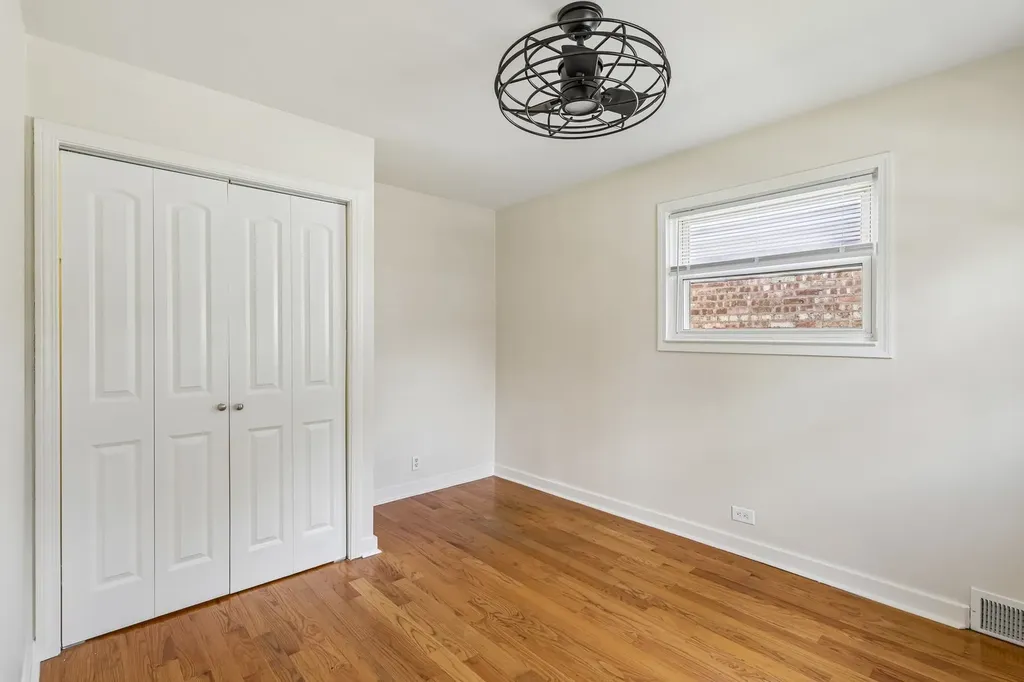 2654 West Catalpa Avenue Chicago IL 60625