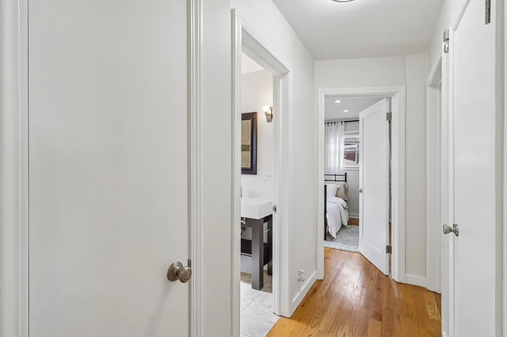 2654 West Catalpa Avenue Chicago IL 60625