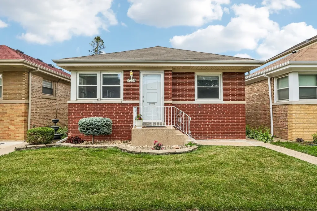 2654 West Catalpa Avenue Chicago IL 60625