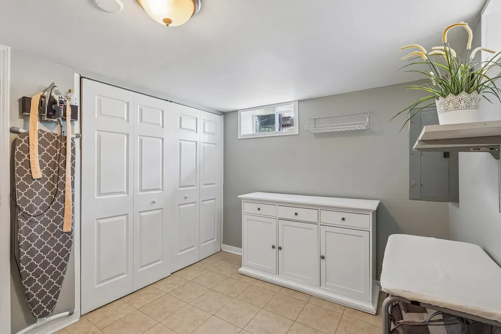 2654 West Catalpa Avenue Chicago IL 60625