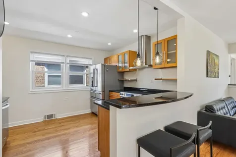 2654 West Catalpa Avenue Chicago IL 60625