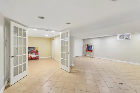 2654 West Catalpa Avenue Chicago IL 60625