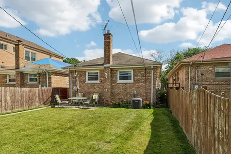2654 West Catalpa Avenue Chicago IL 60625