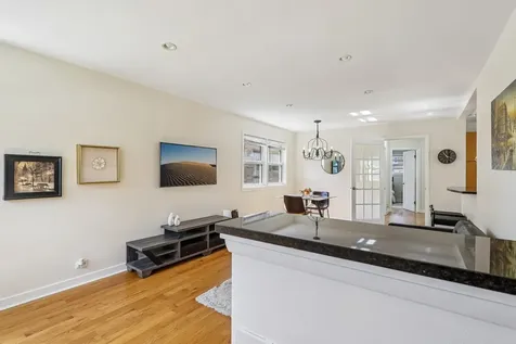 2654 West Catalpa Avenue Chicago IL 60625