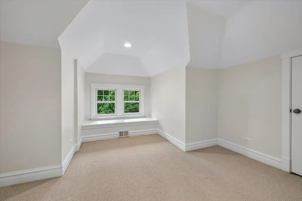 1141 Sheridan Road Wilmette IL 60091