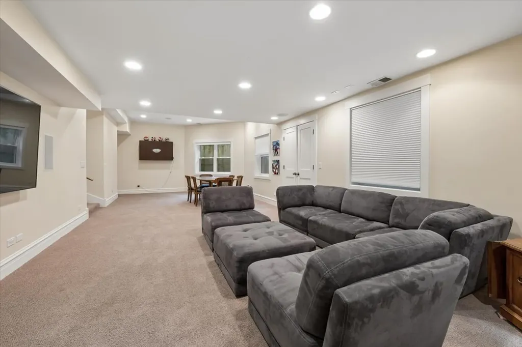 1141 Sheridan Road Wilmette IL 60091