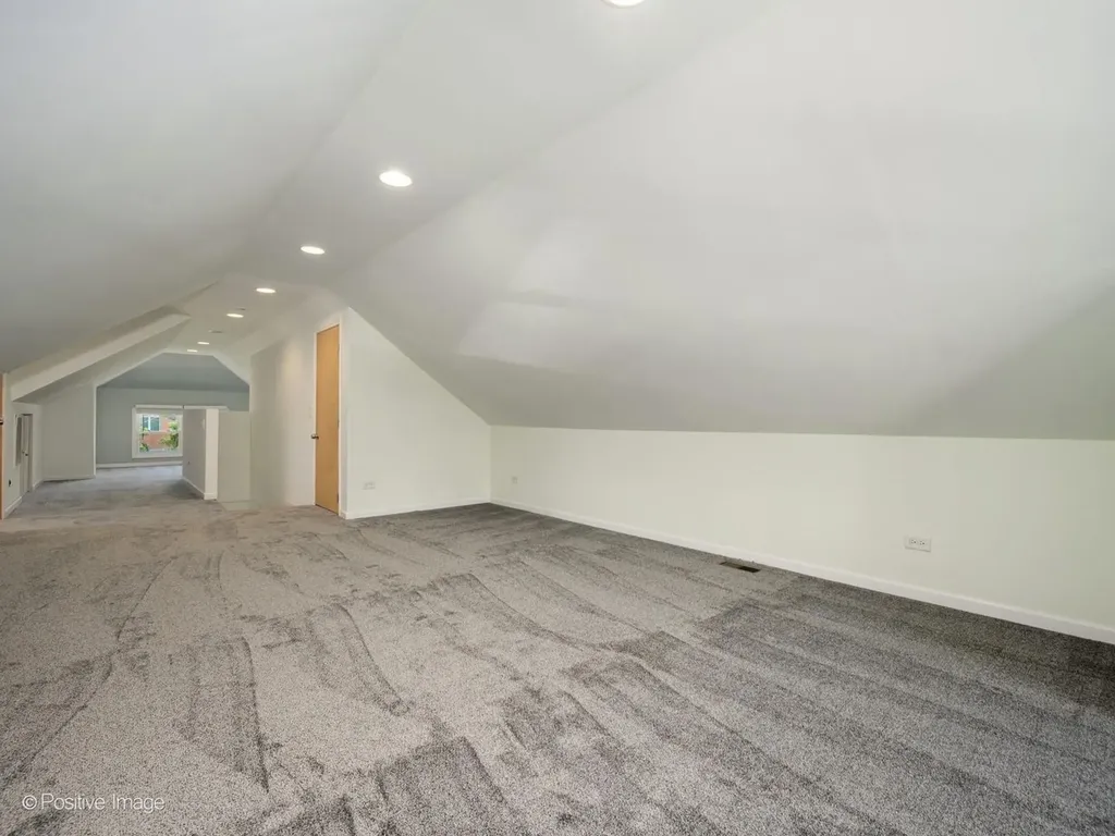 6014 North Navarre Avenue Chicago IL 60631