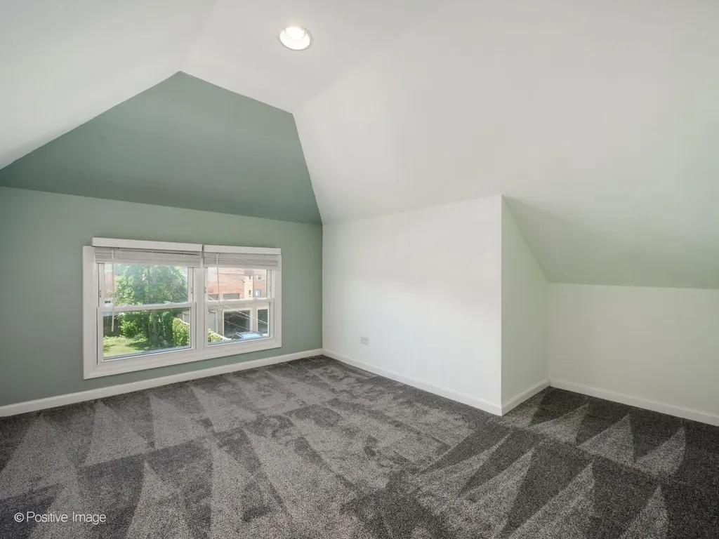6014 North Navarre Avenue Chicago IL 60631