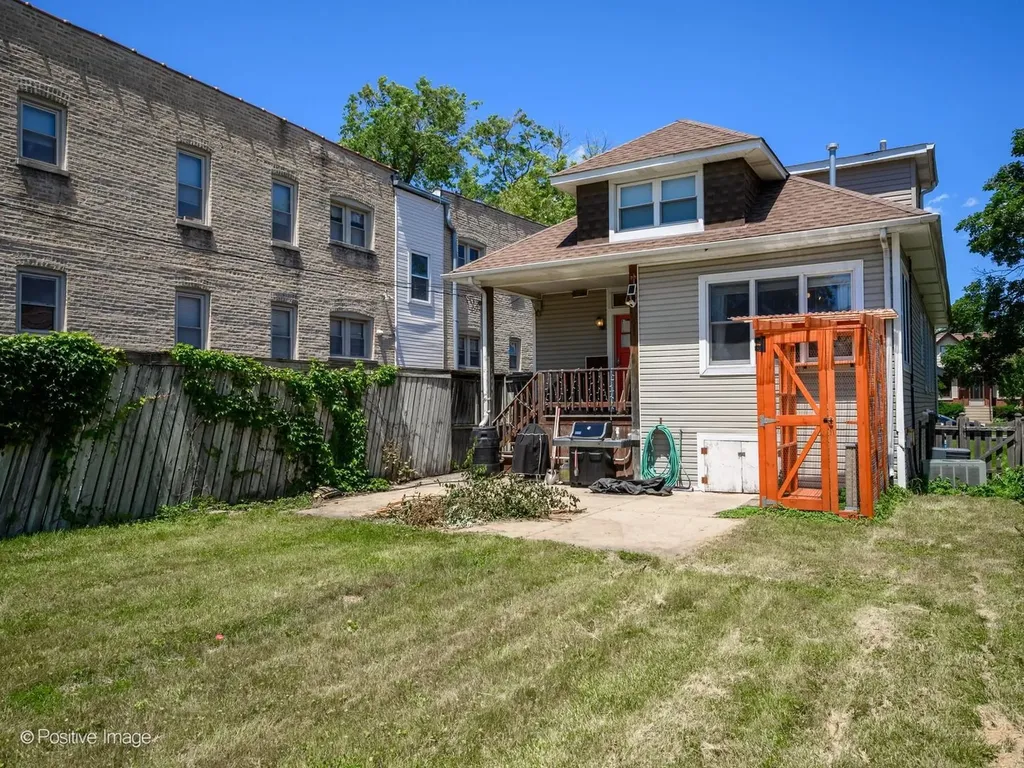 6014 North Navarre Avenue Chicago IL 60631