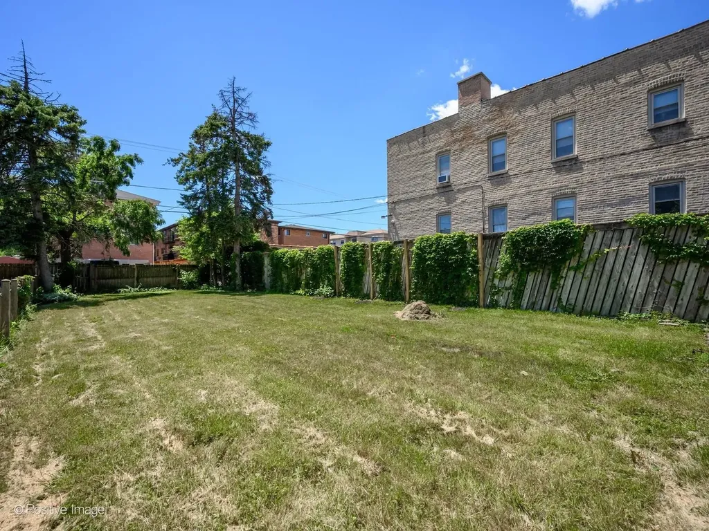 6014 North Navarre Avenue Chicago IL 60631