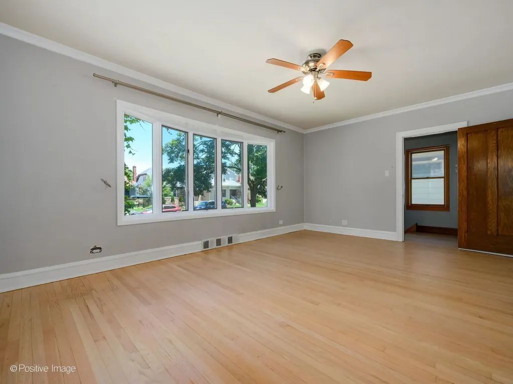6014 North Navarre Avenue Chicago IL 60631