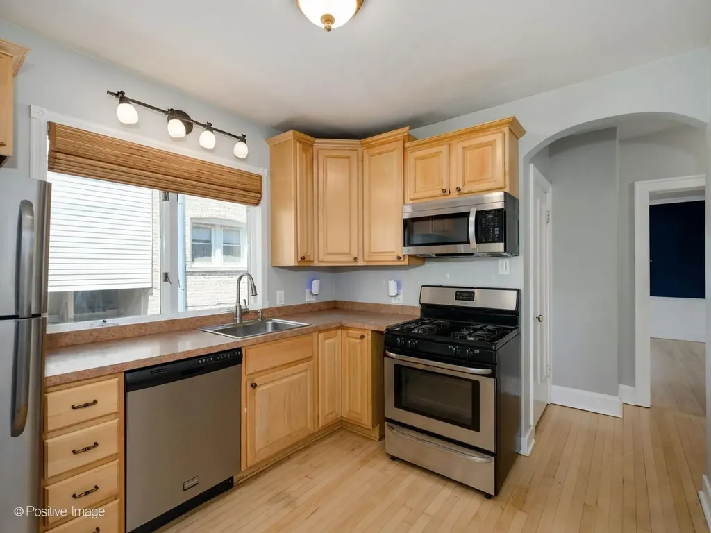 6014 North Navarre Avenue Chicago IL 60631