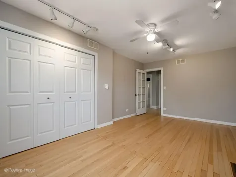 6014 North Navarre Avenue Chicago IL 60631