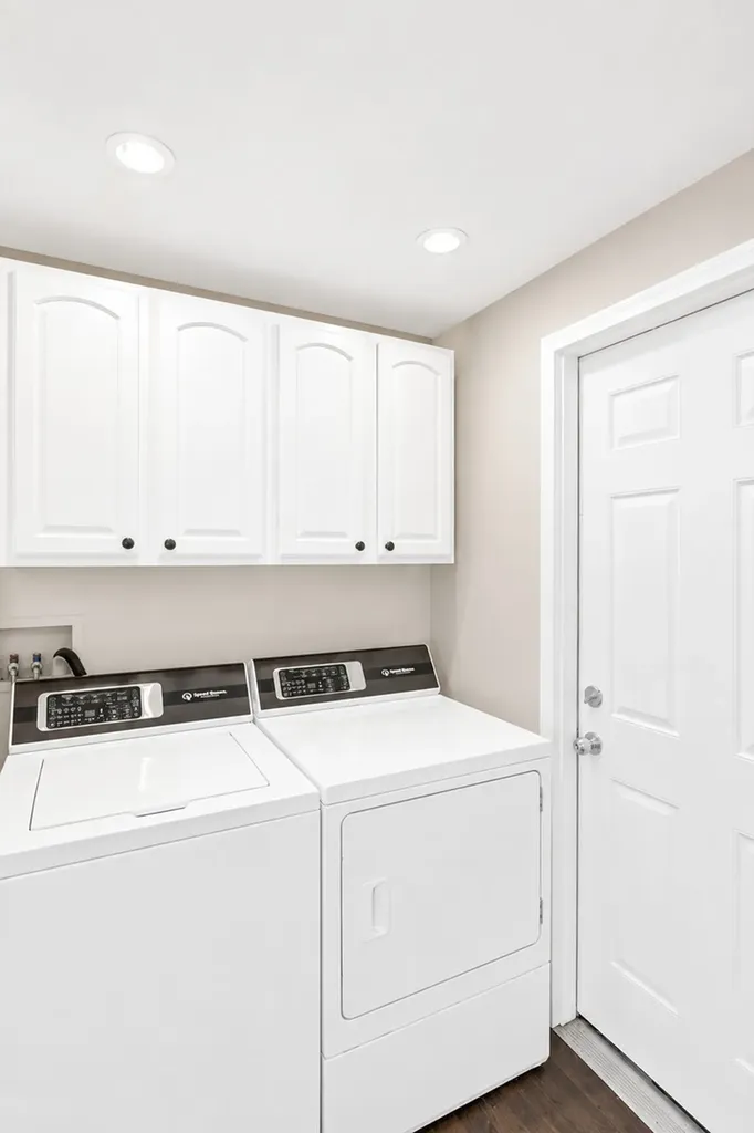 319 South Braintree Drive Schaumburg IL 60193