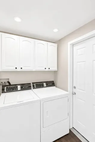 319 South Braintree Drive Schaumburg IL 60193