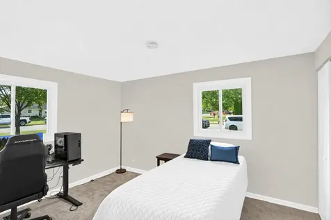 319 South Braintree Drive Schaumburg IL 60193