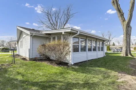 319 South Braintree Drive Schaumburg IL 60193