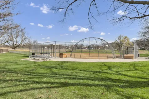319 South Braintree Drive Schaumburg IL 60193