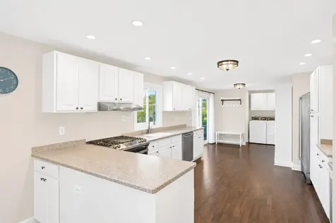 319 South Braintree Drive Schaumburg IL 60193