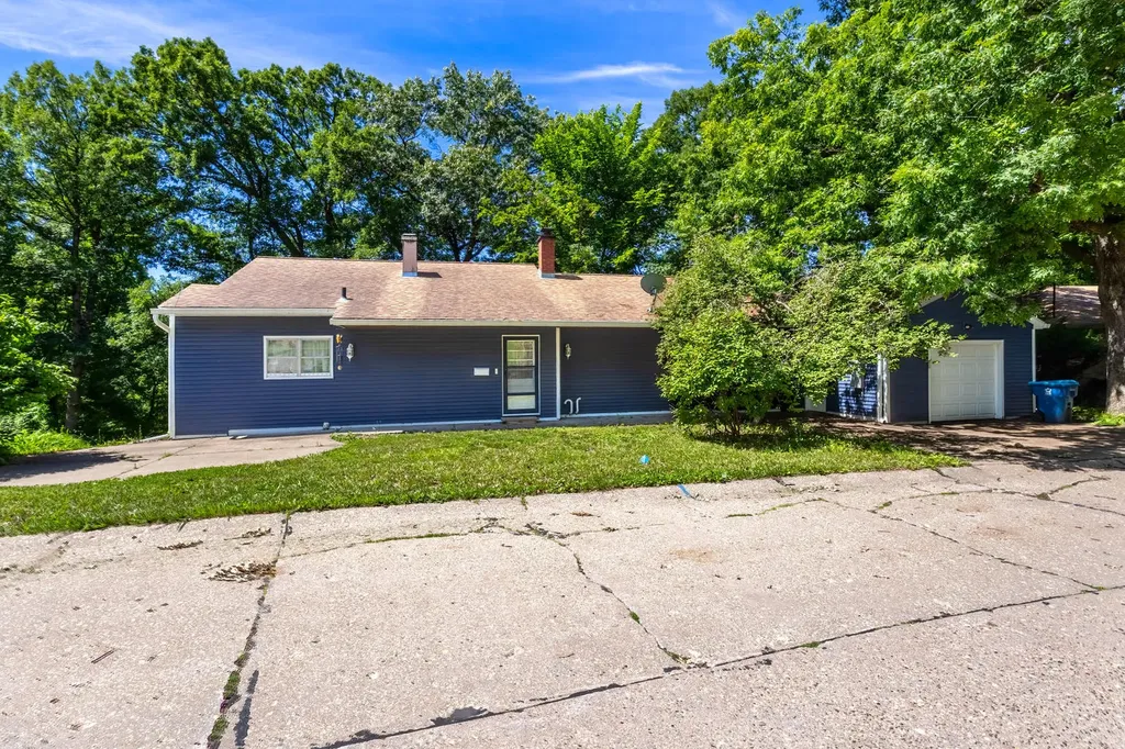 1218 20TH Ave Way East Moline IL 61244