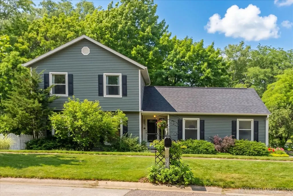 452 North Glengarry Drive Geneva IL 60134
