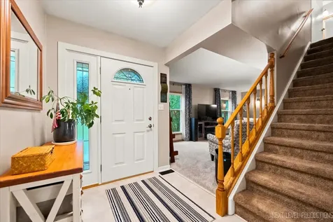 452 North Glengarry Drive Geneva IL 60134