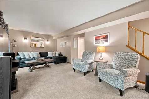 452 North Glengarry Drive Geneva IL 60134