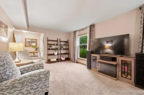 452 North Glengarry Drive Geneva IL 60134