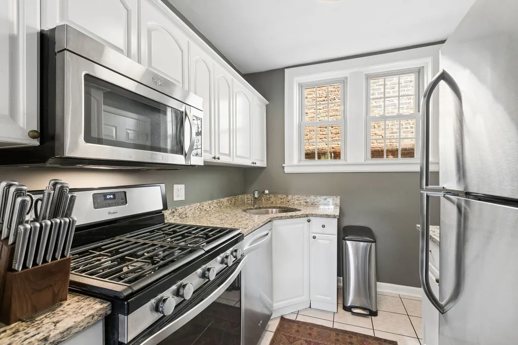 1956 West Melrose Street Chicago IL 60657