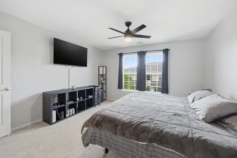 1274 Walnut Glen Drive Crystal Lake IL 60014